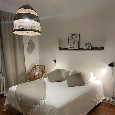 Grand Appartement Entier En Hyper Centre A 10 Minutes De Lille, Metro A 50M Et La Gare De Tourcoing Et A 900M Et Parking A Proximite Exterior photo