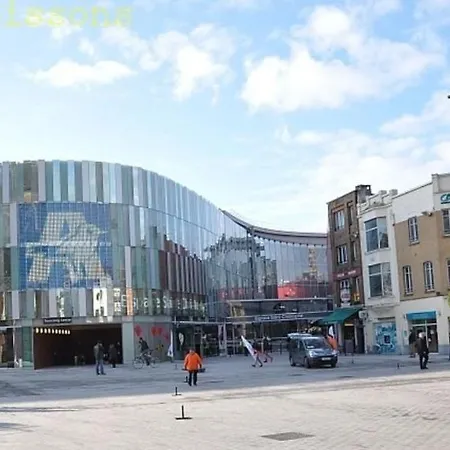 Grand Appartement Entier En Hyper Centre A 10 Minutes De Lille, Metro A 50M Et La Gare De Tourcoing Et A 900M Et Parking A Proximite Exterior photo