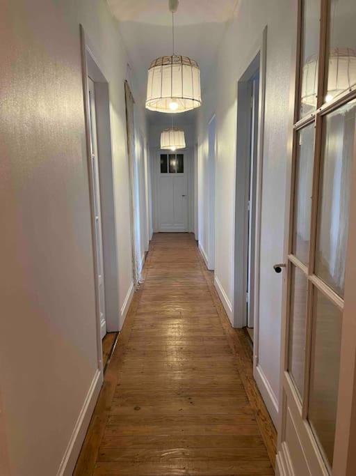 Apartment Grand Entier En Hyper Centre A 10 Minutes De Lille, Metro A 50m Et La Gare De Et A 900m Et Parking A Proximite *