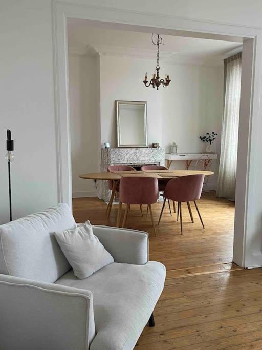 Apartment Grand Entier En Hyper Centre A 10 Minutes De Lille, Metro A 50m Et La Gare De Et A 900m Et Parking A Proximite *
